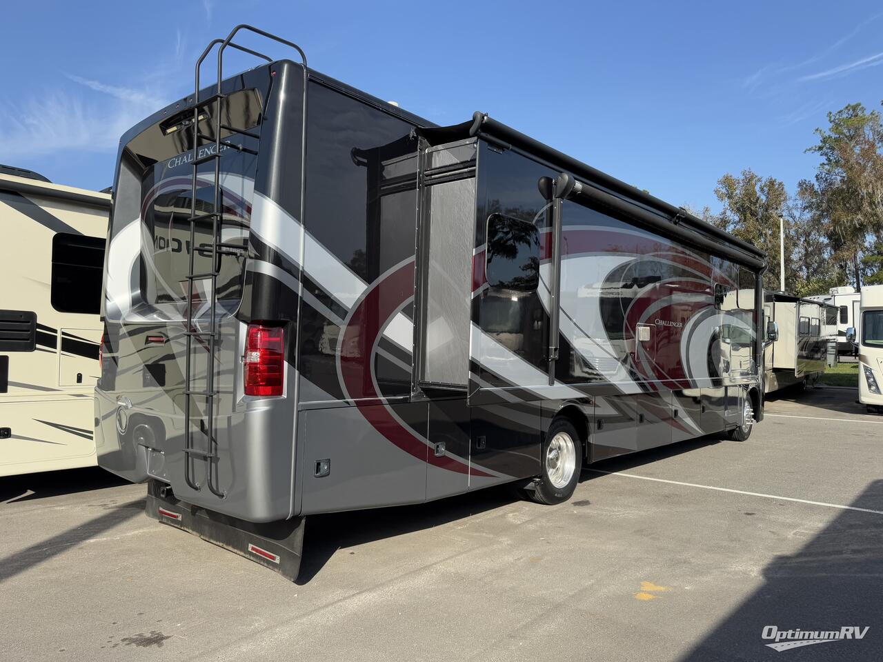 2018 Thor Challenger 37FH Photo 2