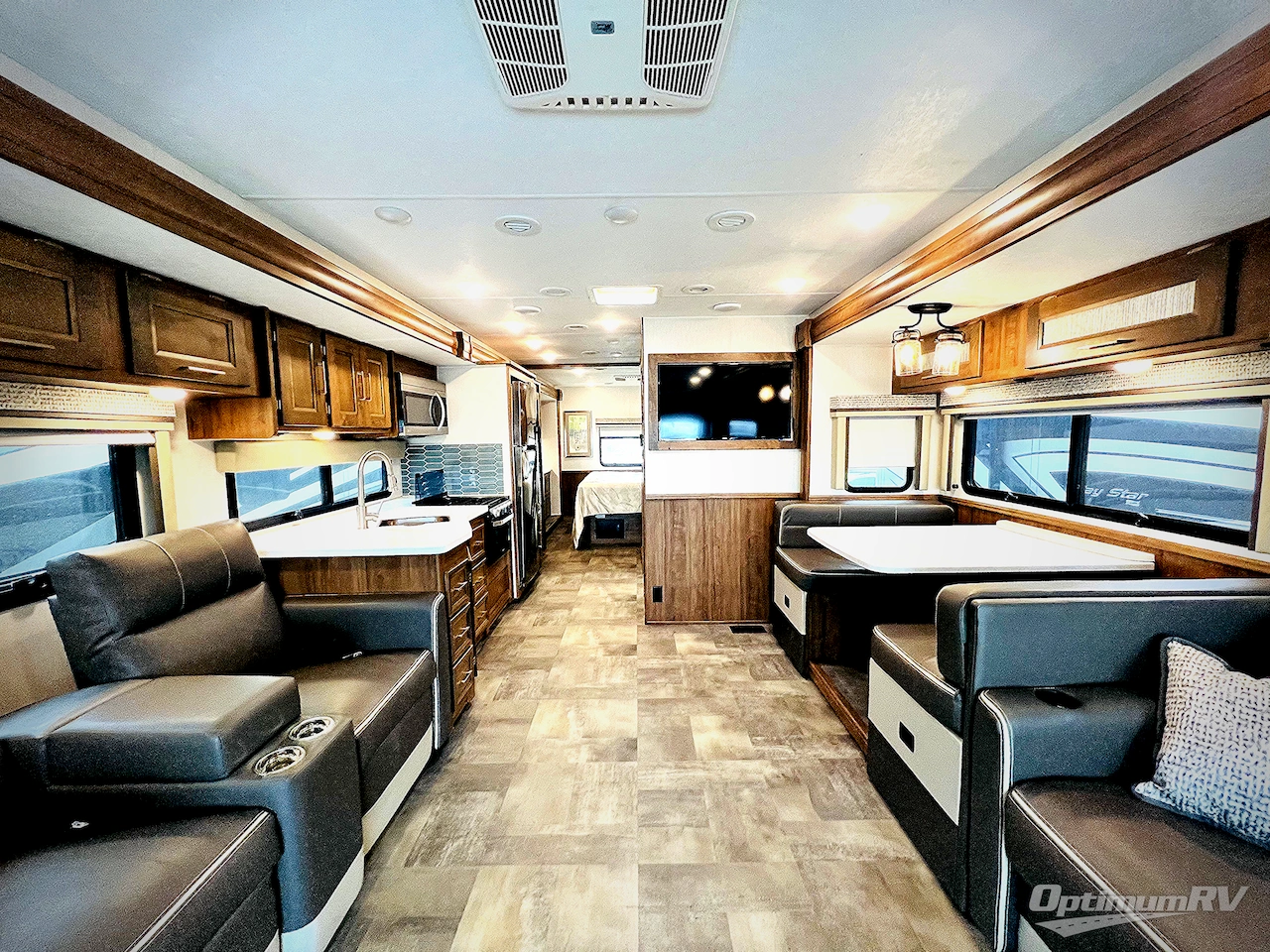 2020 Coachmen Mirada 35OS Photo 3