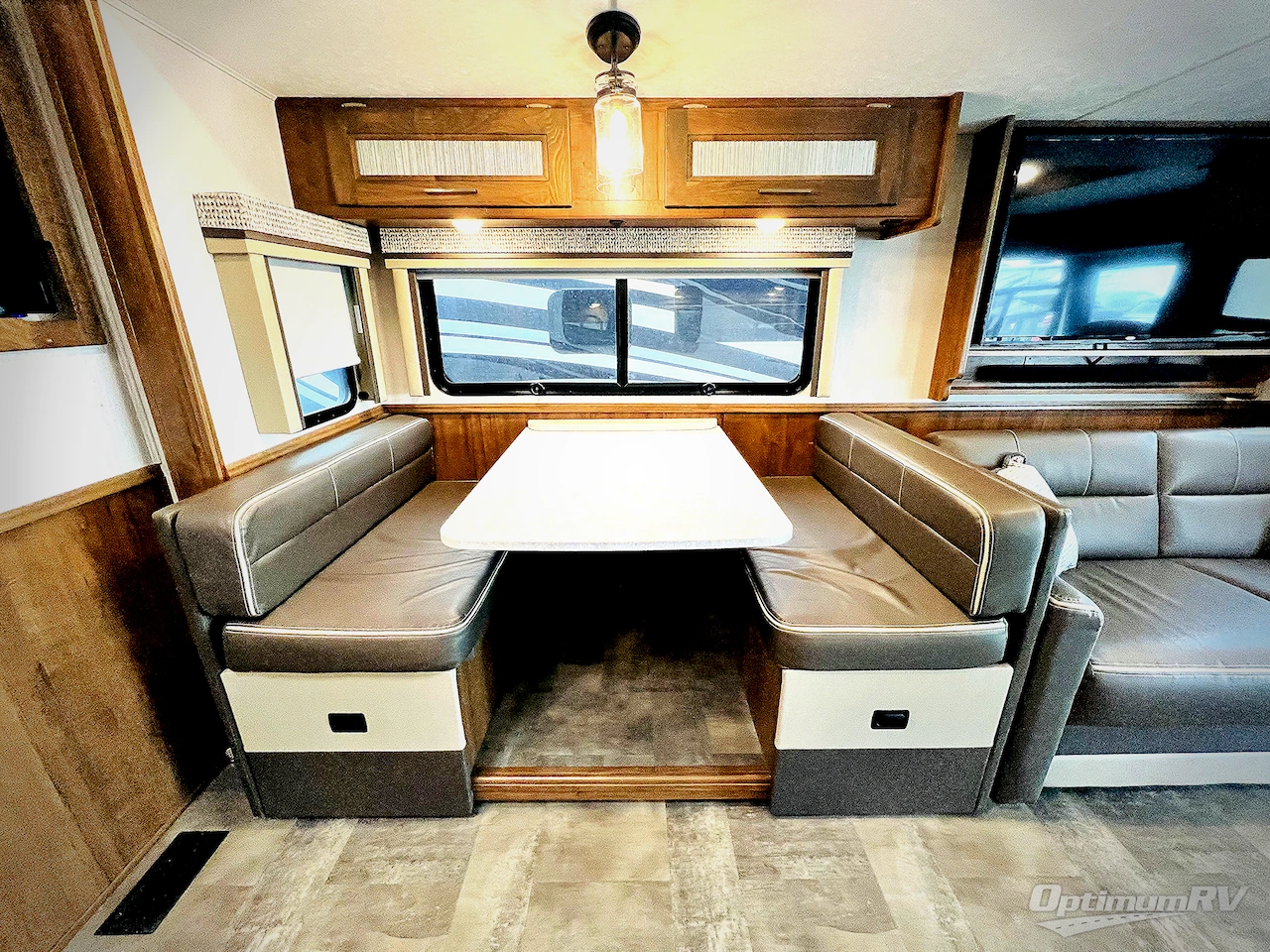 2020 Coachmen Mirada 35OS Photo 9