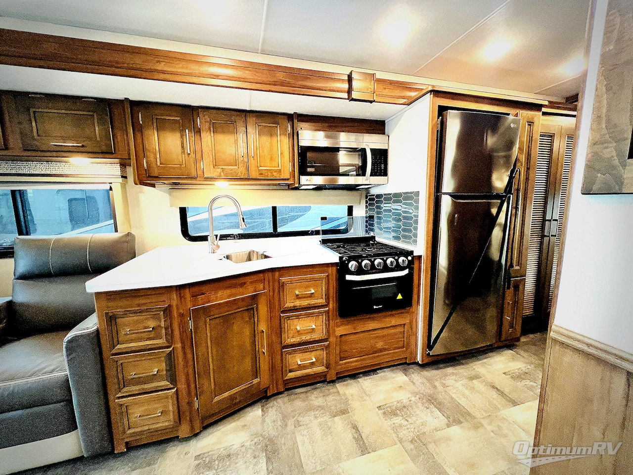 2020 Coachmen Mirada 35OS Photo 11