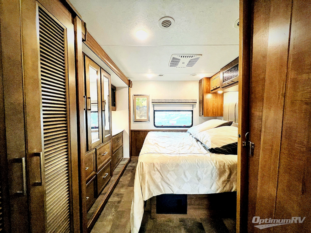 2020 Coachmen Mirada 35OS Photo 20