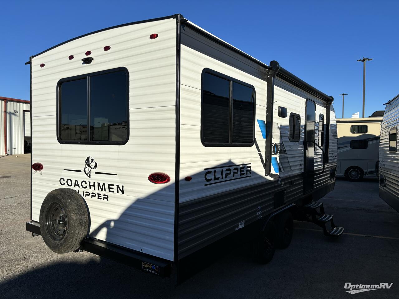 2025 Coachmen Clipper 5K Series 242MK Photo 2