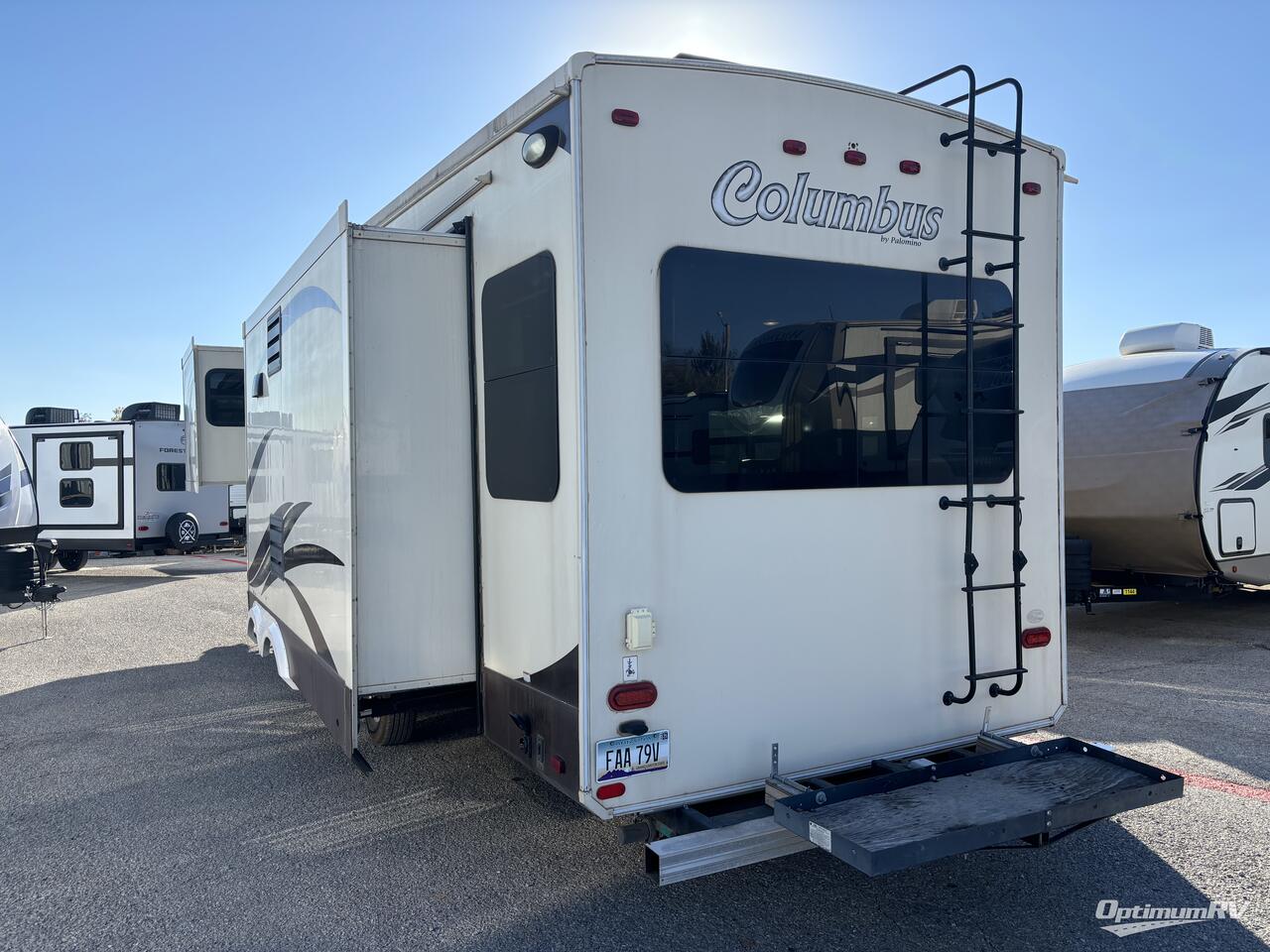 2015 Palomino Columbus F320RS Photo 3