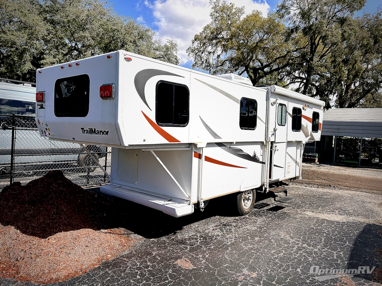 2013 TrailManor Classic Series 2720SD Photo 2
