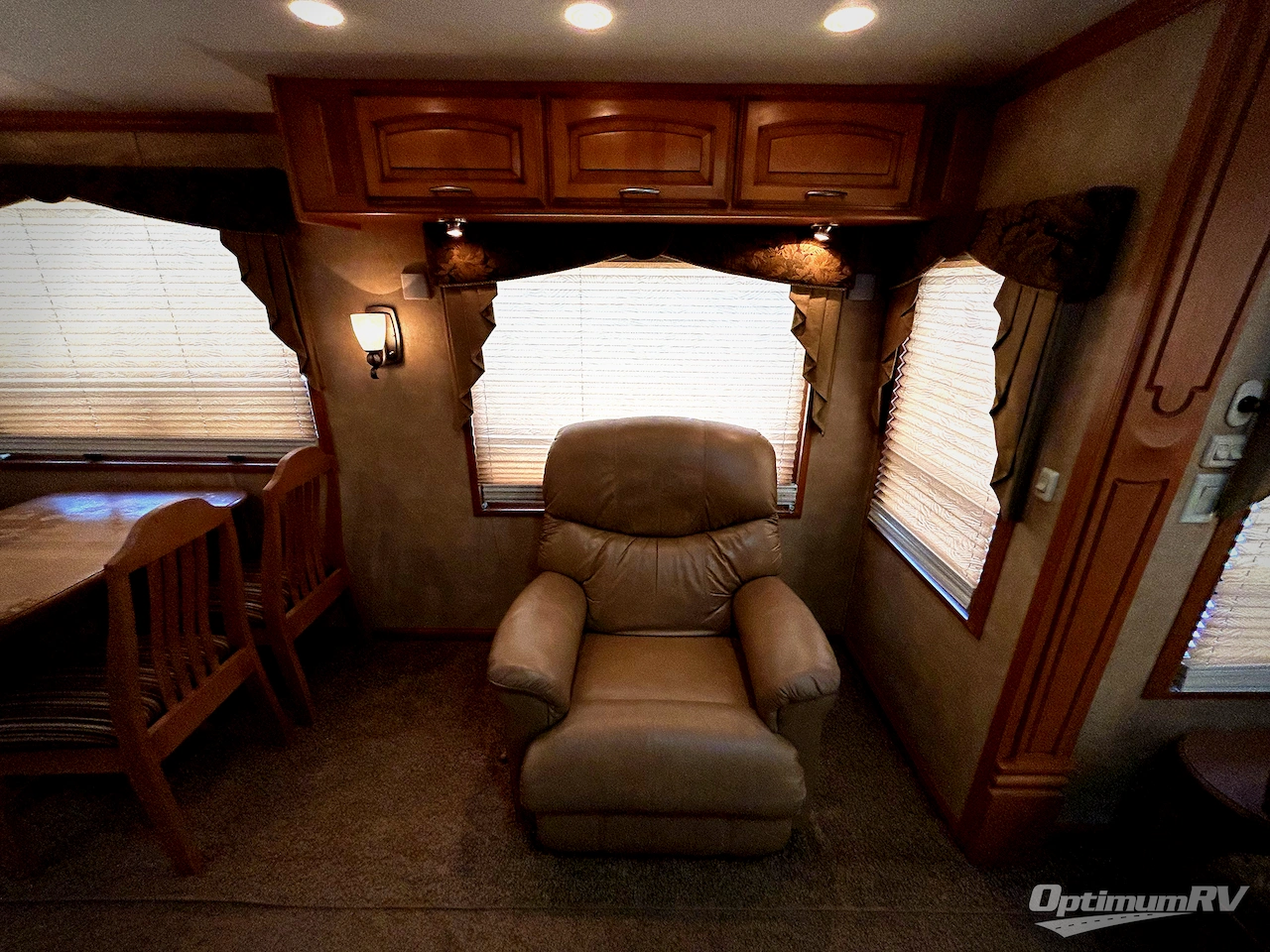 2011 DRV Luxury Suites Mobile Suites 36RSSB3 Photo 17