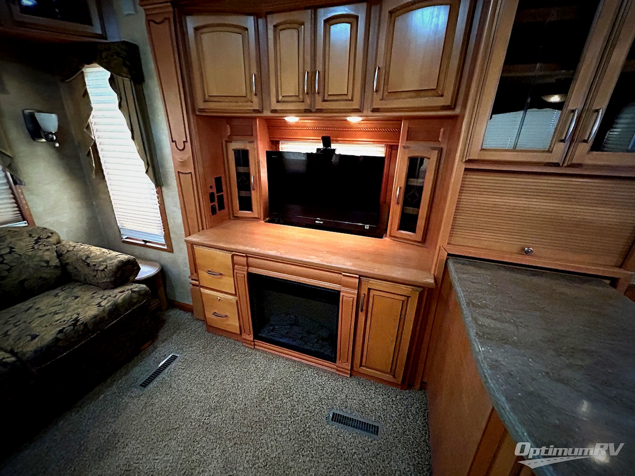 2011 DRV Luxury Suites Mobile Suites 36RSSB3 Photo 18