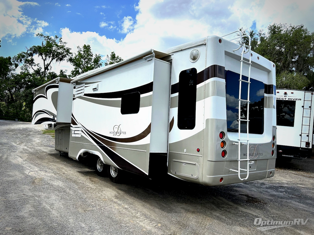 2011 DRV Luxury Suites Mobile Suites 36RSSB3 Photo 3