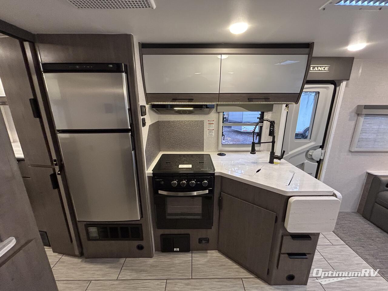 2025 Lance Lance Travel Trailers 2565 Photo 6