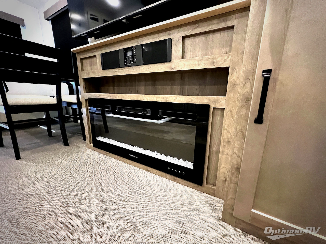 2025 Palomino Puma Destination 420LFT Photo 18