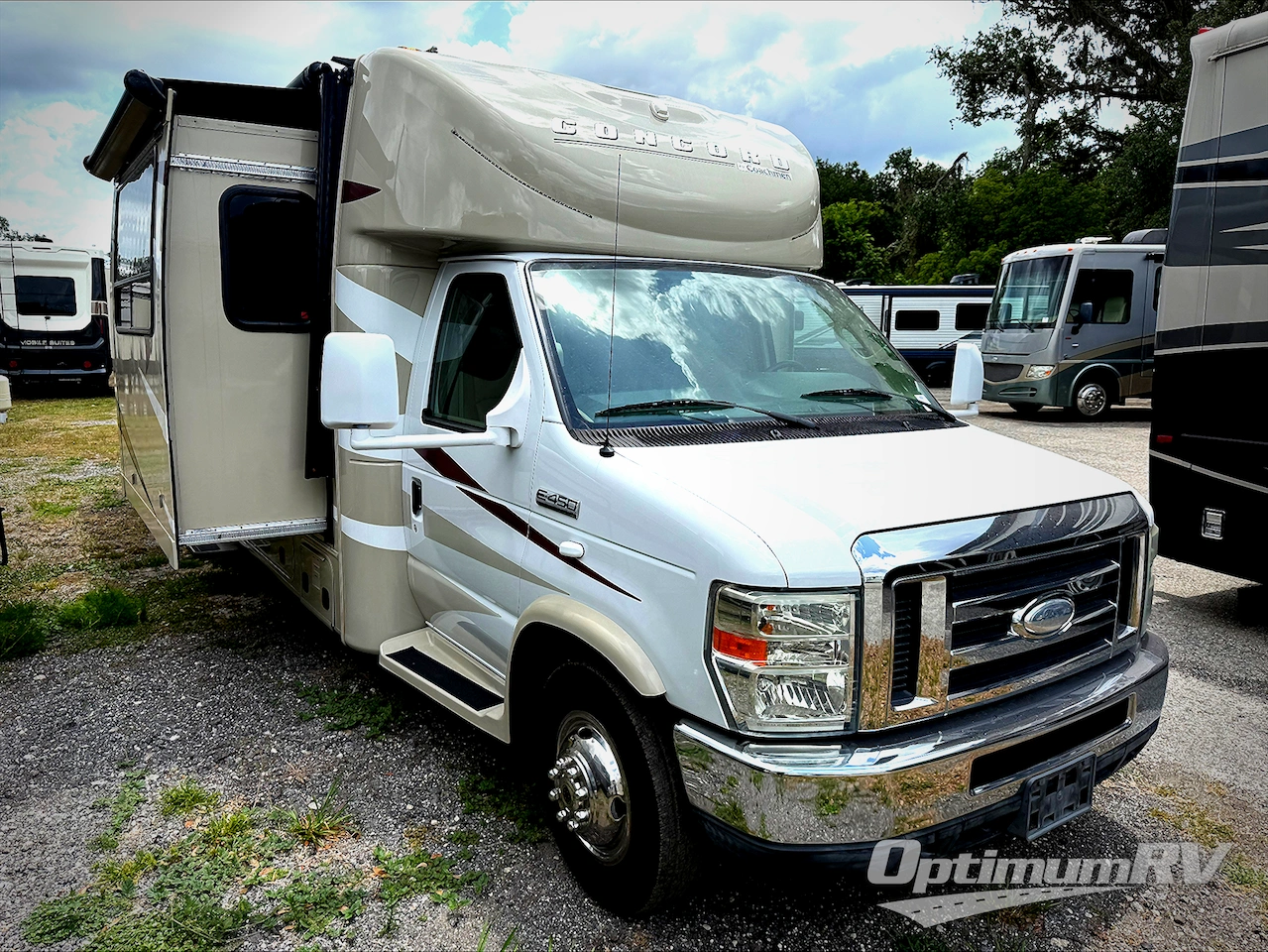2014 Coachmen Concord 300TS Ford Photo 1