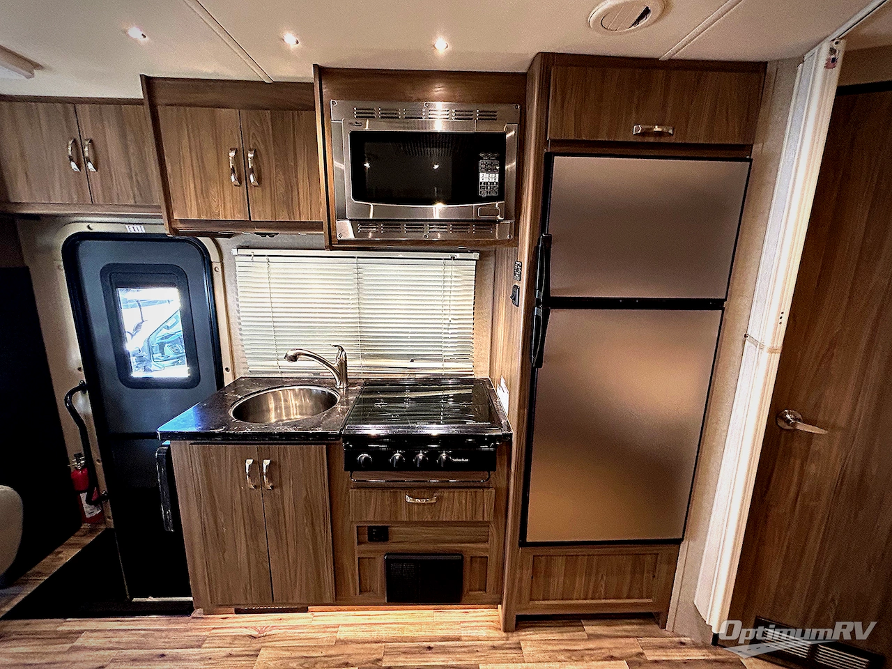 2016 Dynamax isata 3 24FW Photo 7