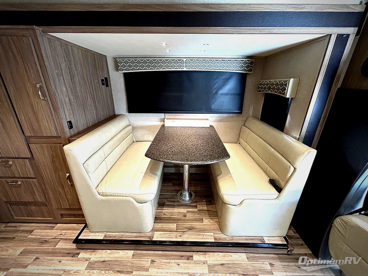 2016 Dynamax isata 3 24FW Photo 10