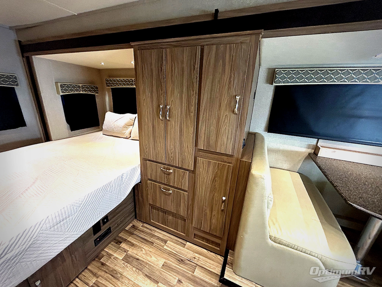 2016 Dynamax isata 3 24FW Photo 11