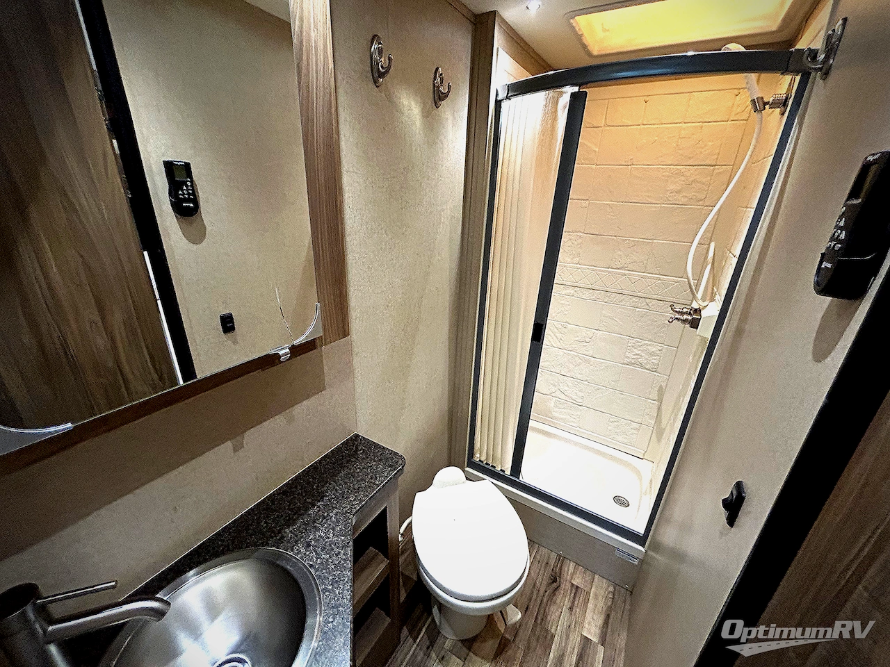 2016 Dynamax isata 3 24FW Photo 12