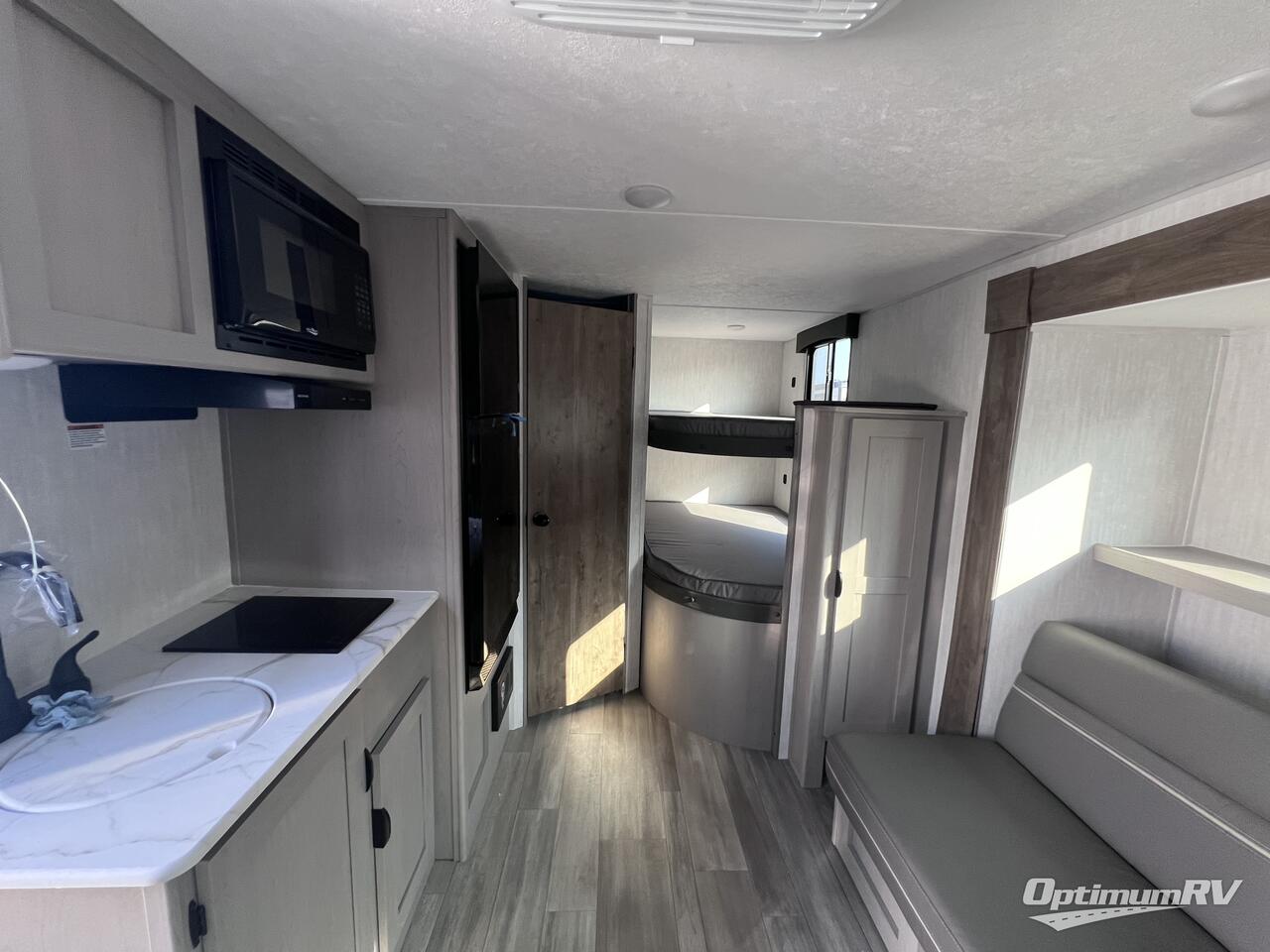 2025 Coachmen Clipper 4K Series 18DBS Photo 4