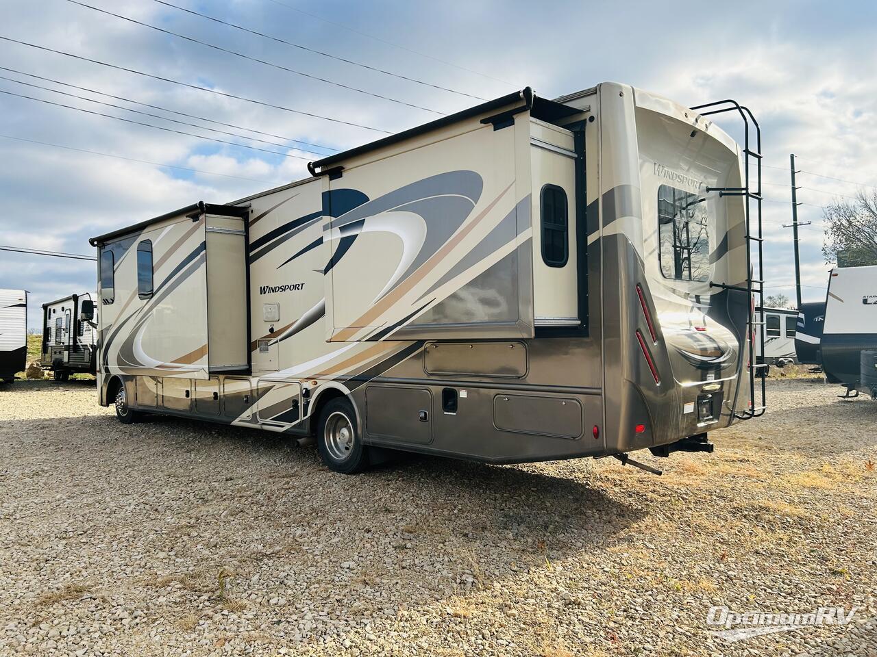 2018 Thor Windsport 34P Photo 3