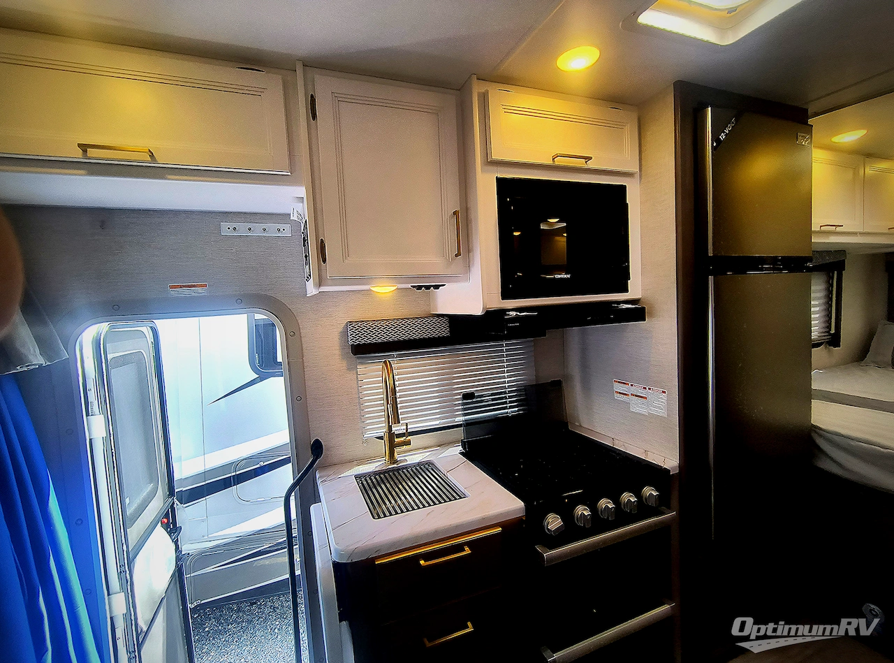 2024 Thor Four Winds 22E Photo 8