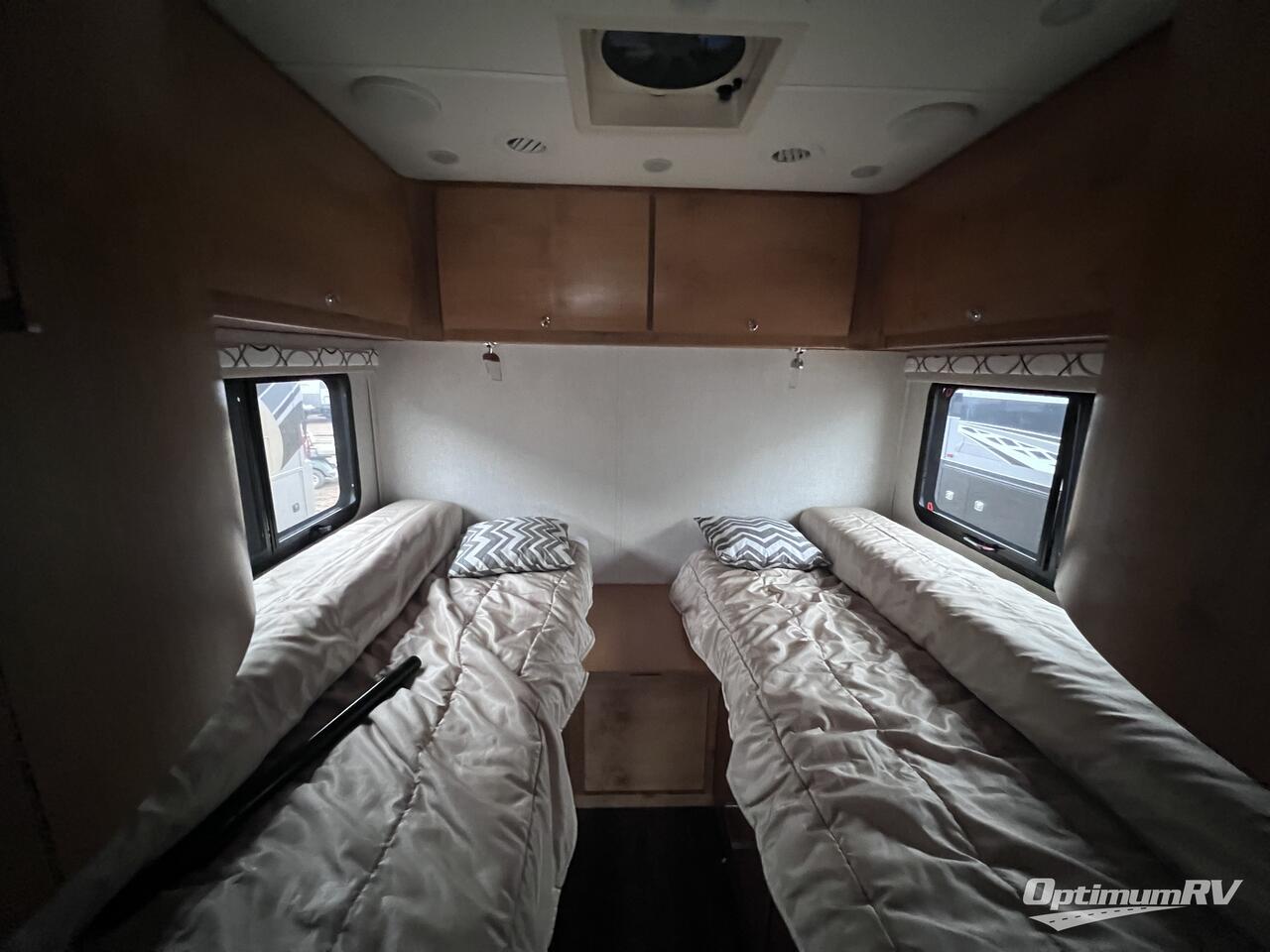 2019 Tiffin Wayfarer 24 TW Photo 12