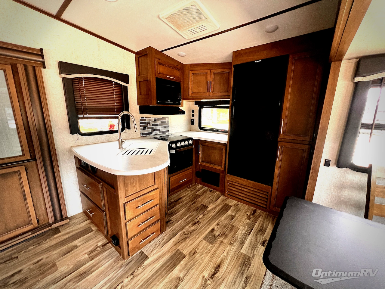 2020 Keystone Cougar Half-Ton 29RKS Photo 8