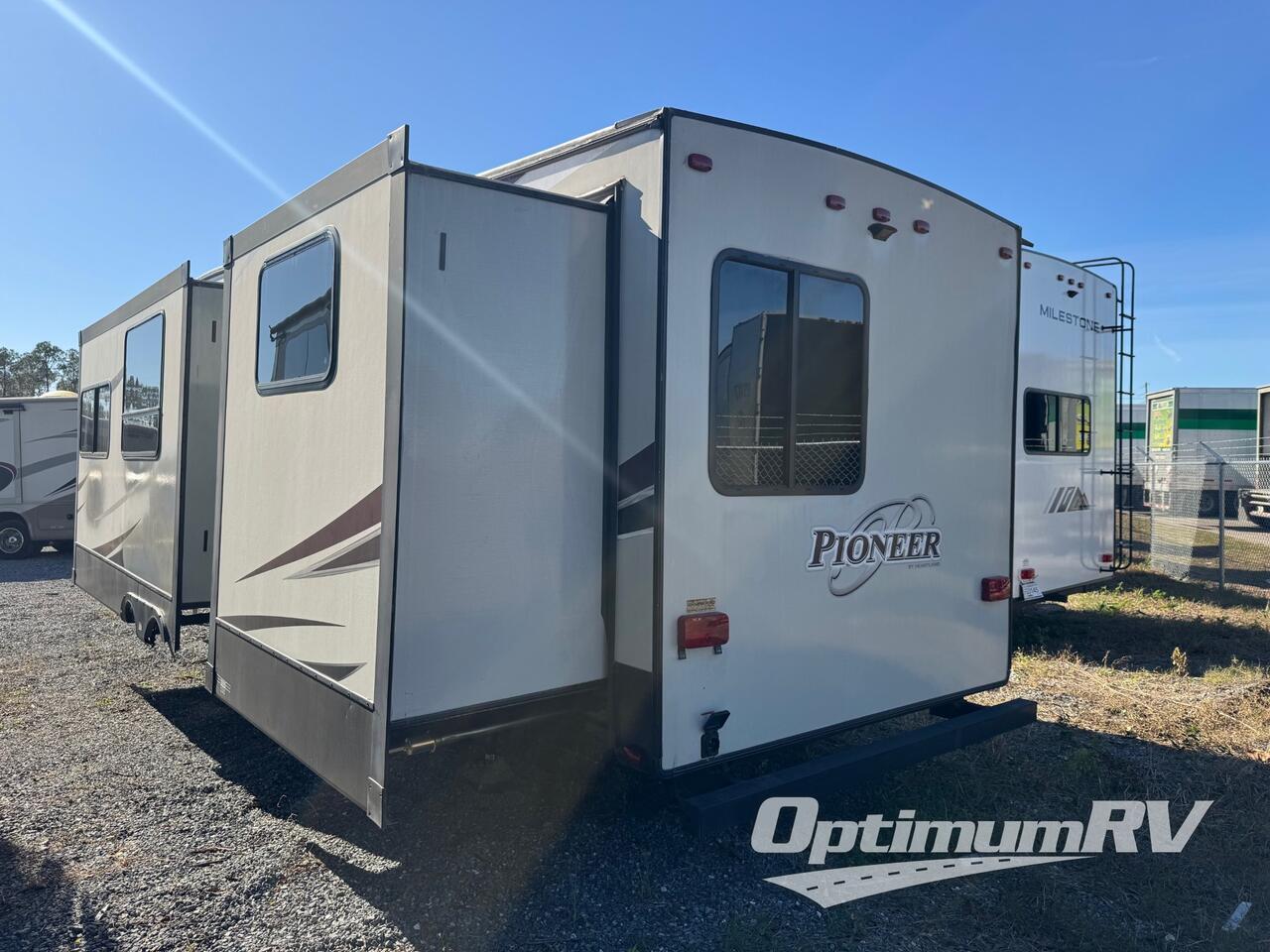 2018 Heartland Pioneer 322BH Photo 3