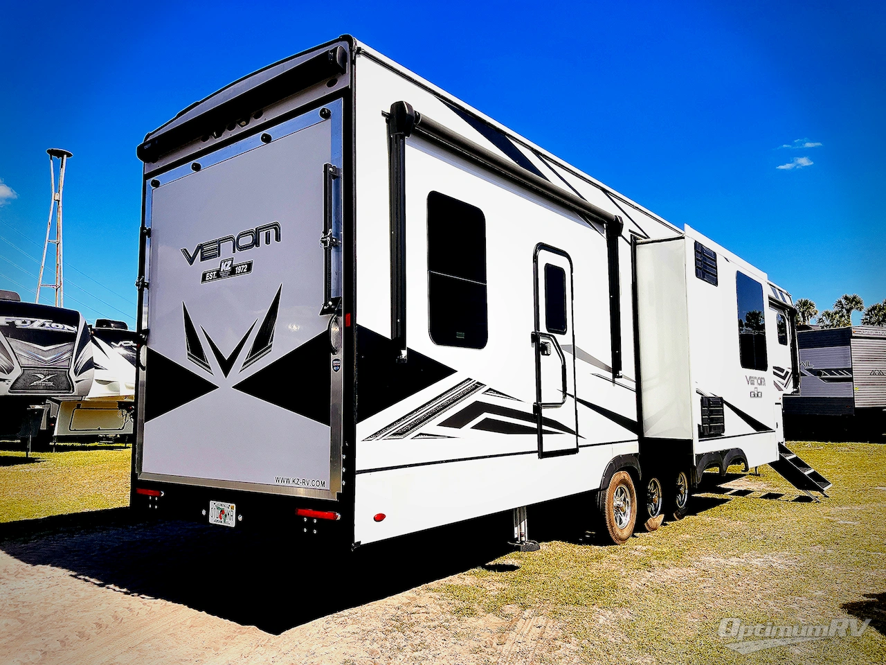 2022 KZ Venom 4113TK Photo 3