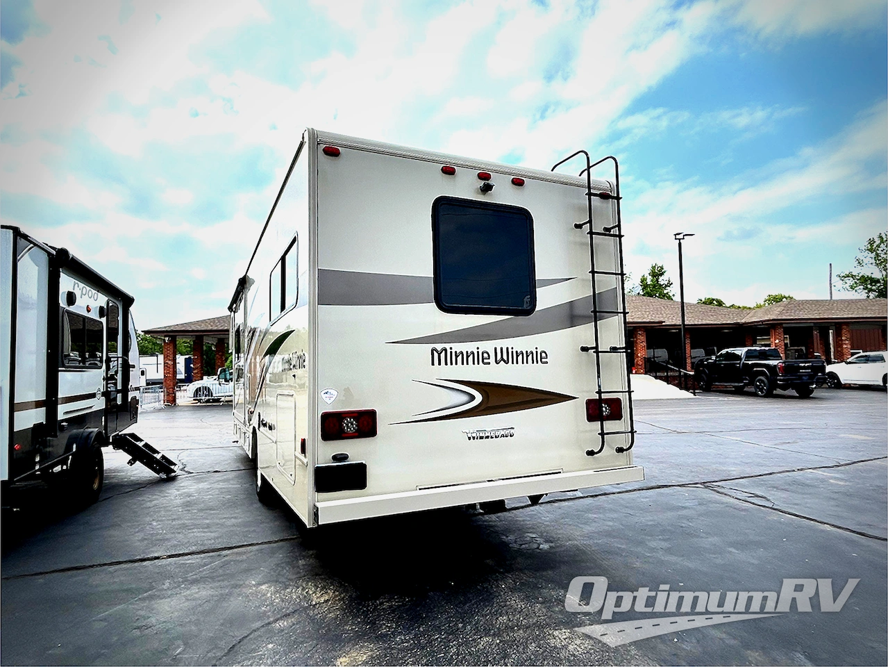 2022 Winnebago Minnie Winnie 31H Photo 3