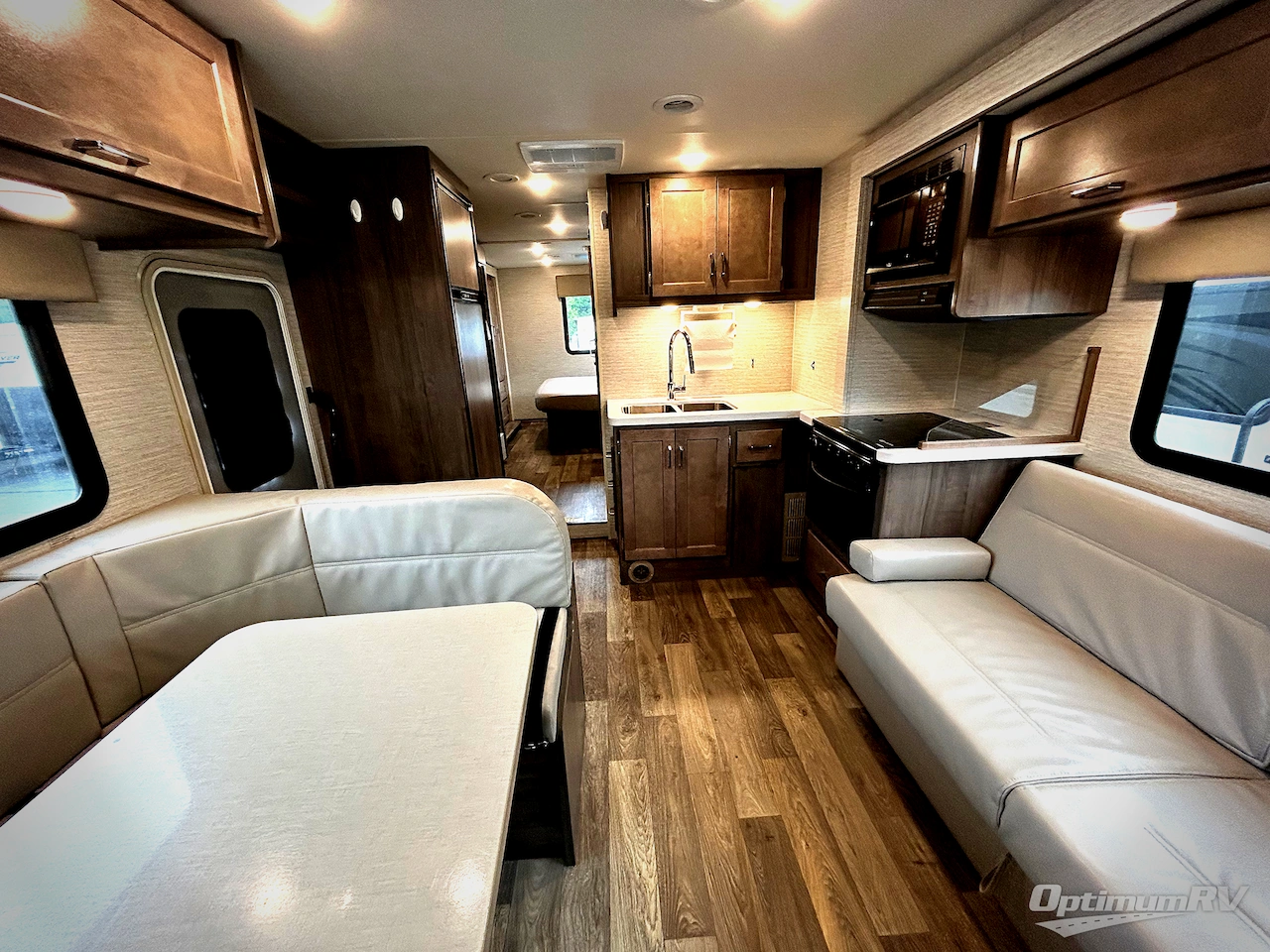 2022 Winnebago Minnie Winnie 31H Photo 6