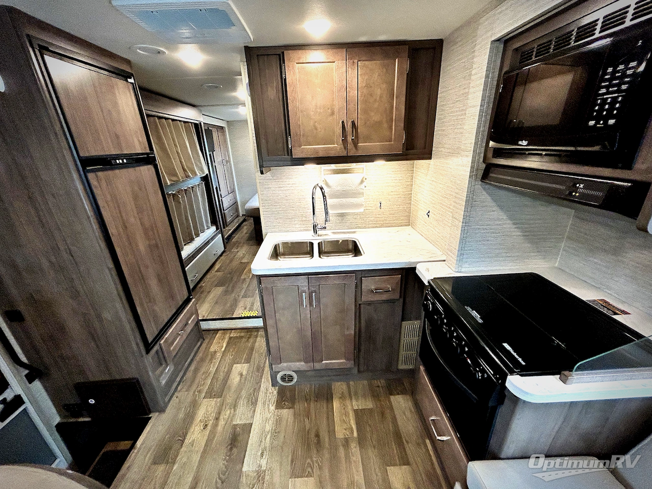 2022 Winnebago Minnie Winnie 31H Photo 12