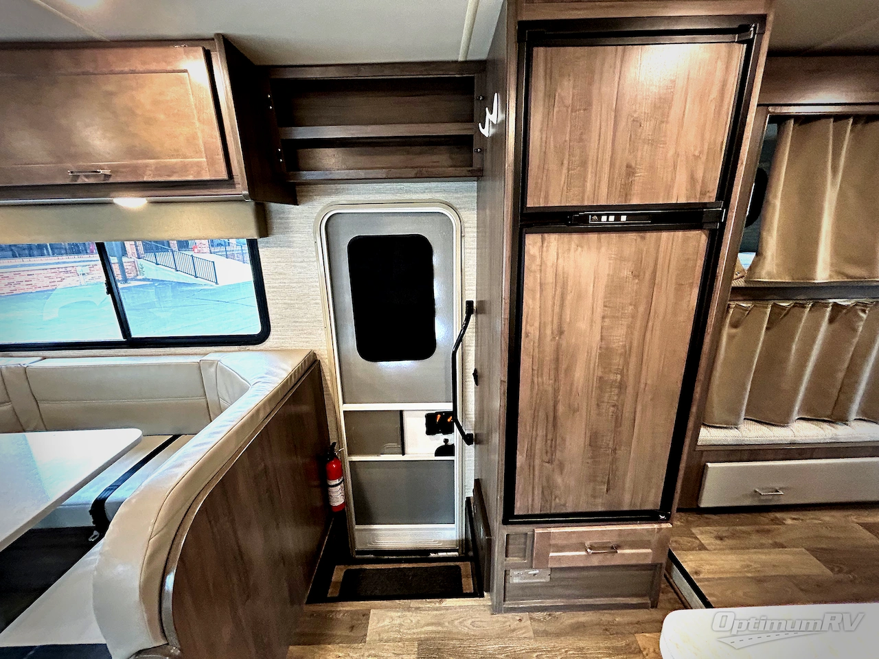 2022 Winnebago Minnie Winnie 31H Photo 14