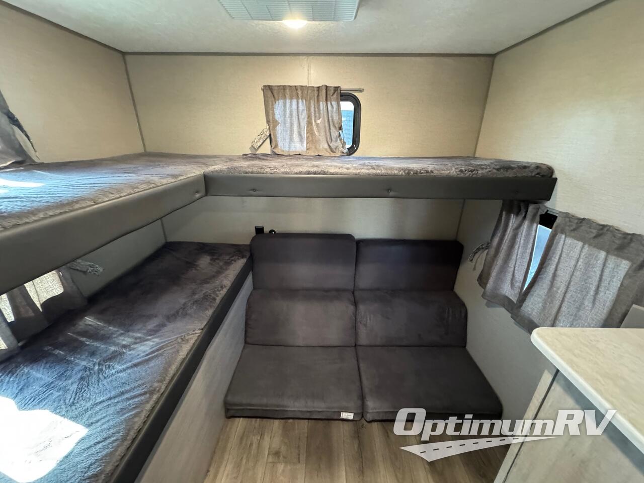 2023 Coachmen Catalina Legacy 293QBCK Photo 2