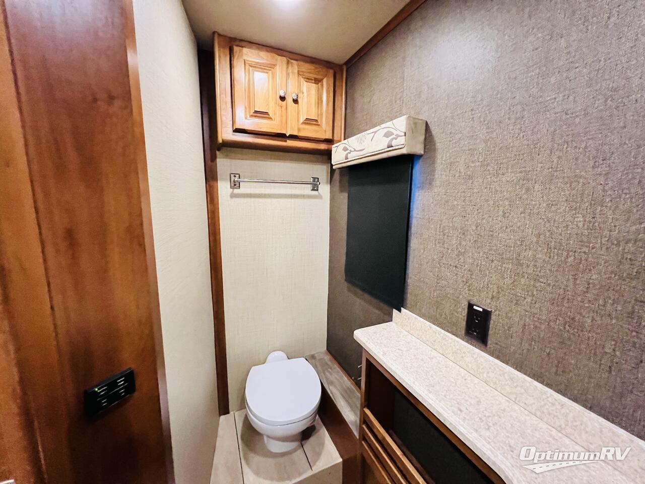 2016 Tiffin Allegro 32SA Photo 17