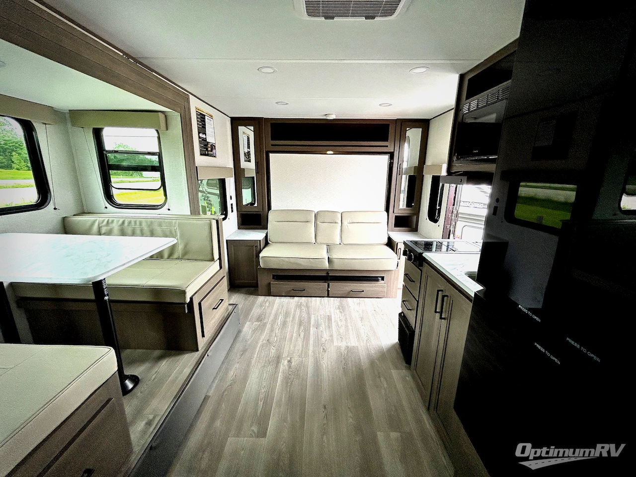 2025 Grand Design Transcend One 161BH Photo 5
