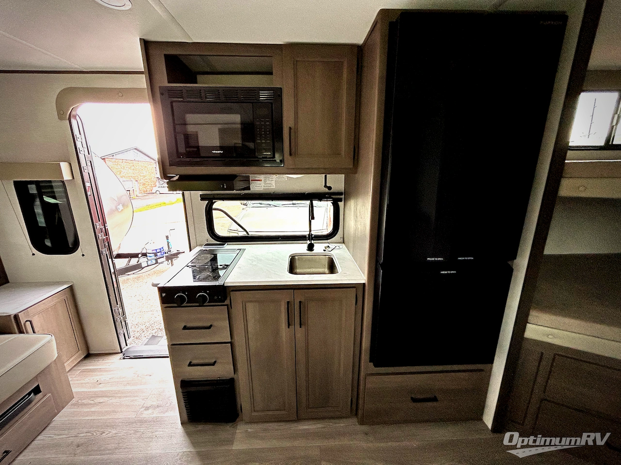 2025 Grand Design Transcend One 161BH Photo 6
