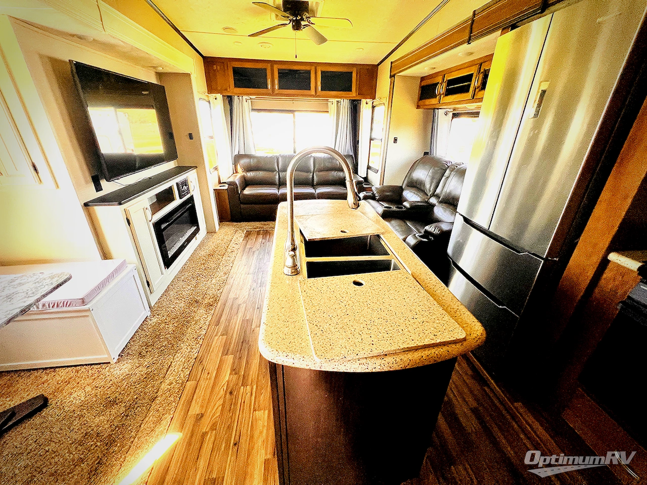 2018 Coachmen Chaparral 392MBL Photo 4