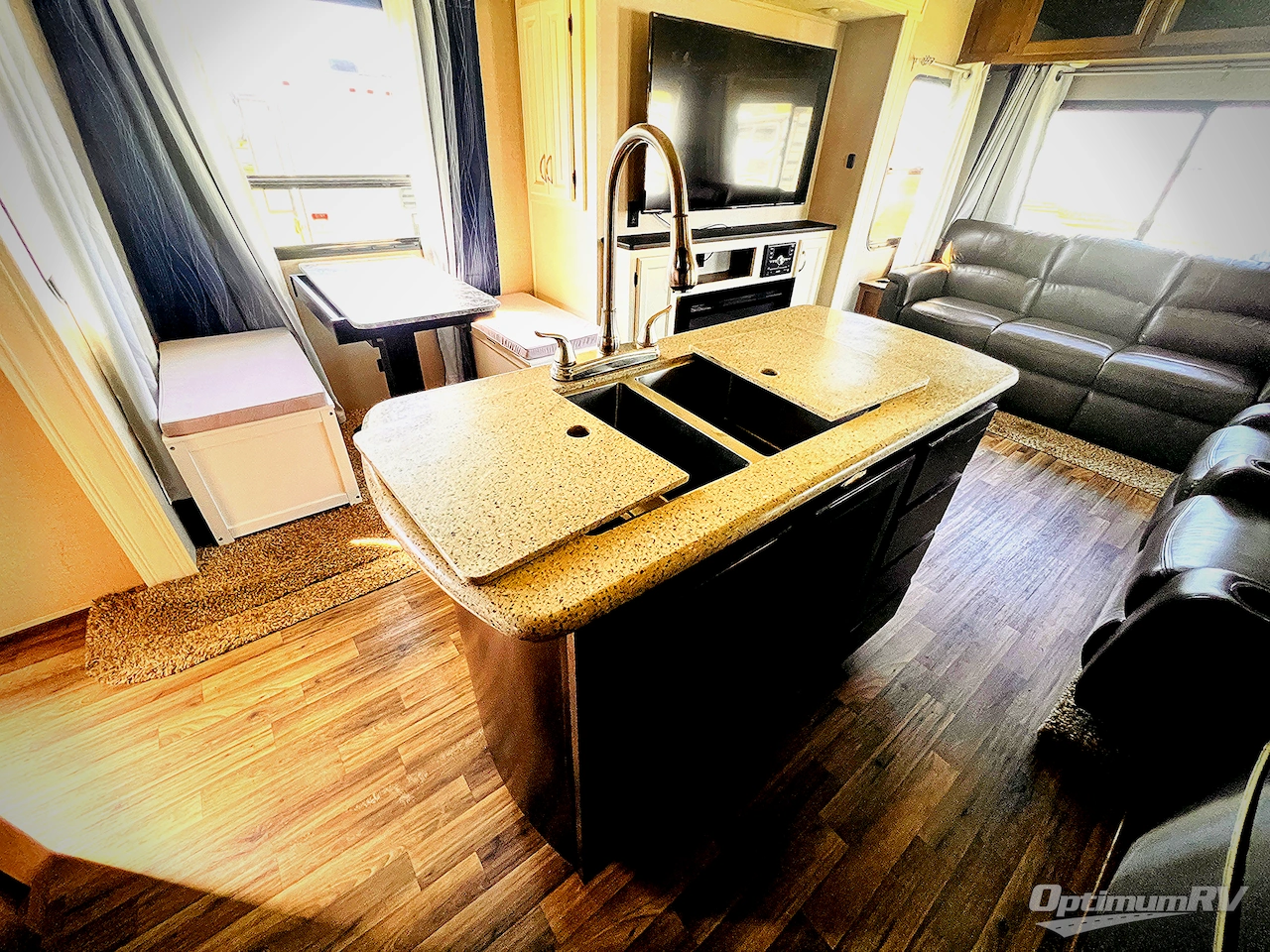 2018 Coachmen Chaparral 392MBL Photo 12