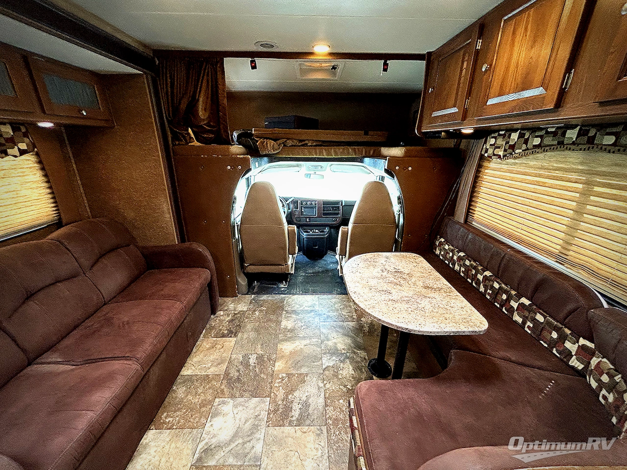 2015 Coachmen Leprechaun 260DS Ford 450 Photo 5