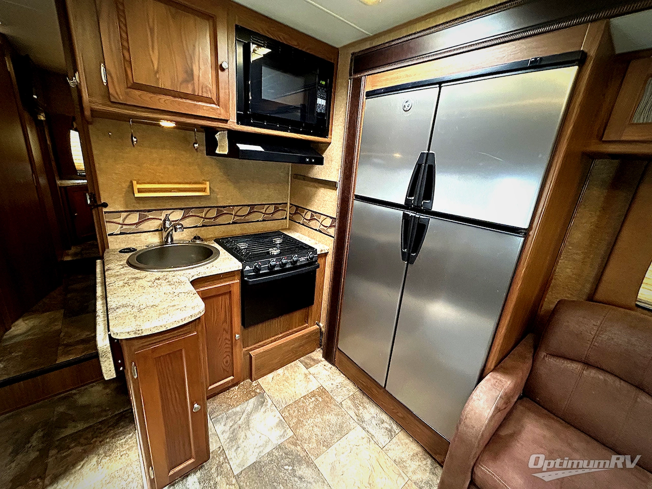 2015 Coachmen Leprechaun 260DS Ford 450 Photo 6