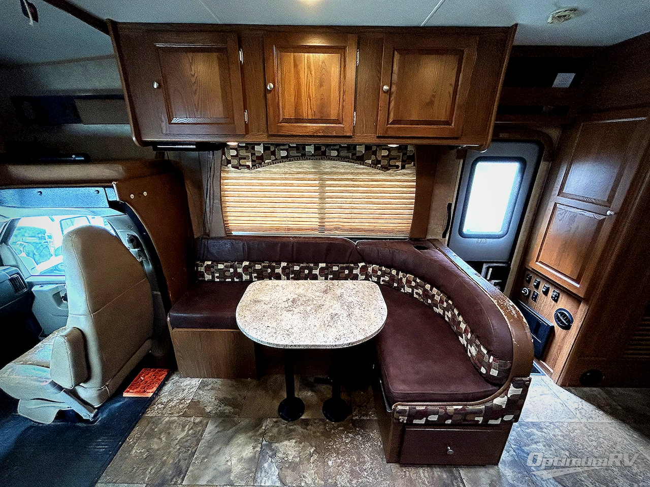 2015 Coachmen Leprechaun 260DS Ford 450 Photo 10