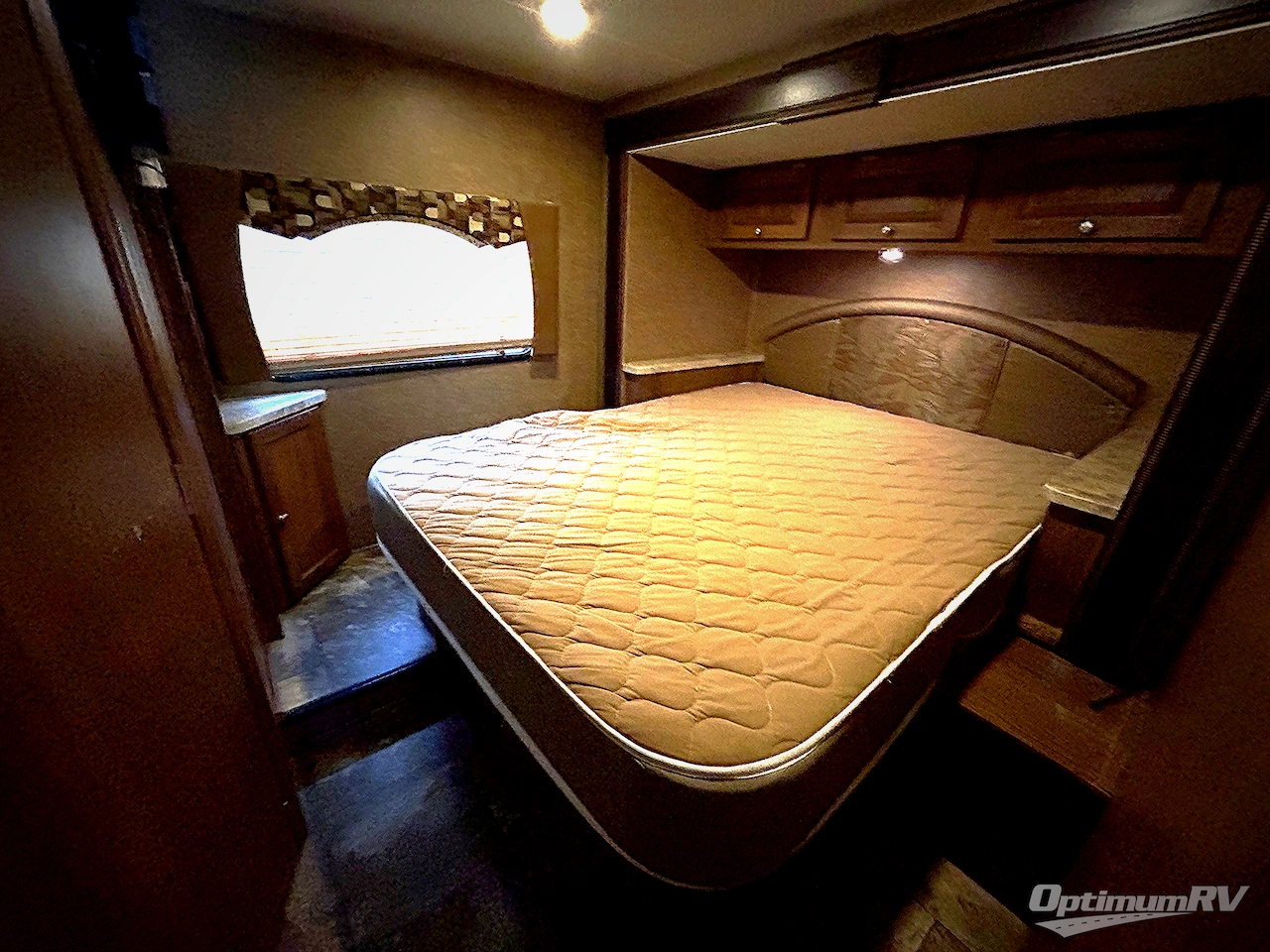 2015 Coachmen Leprechaun 260DS Ford 450 Photo 13