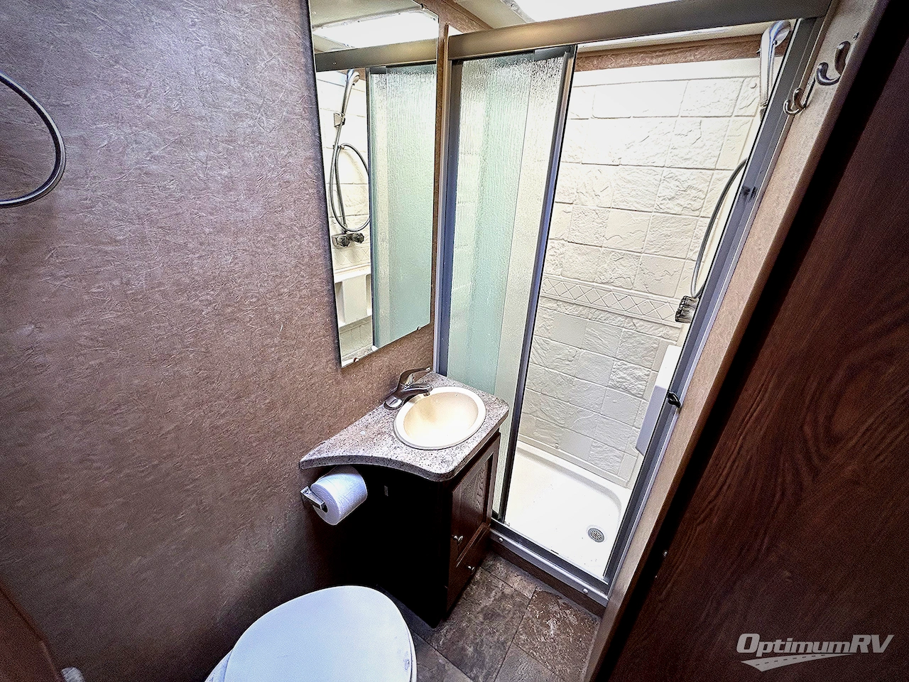2015 Coachmen Leprechaun 260DS Ford 450 Photo 15