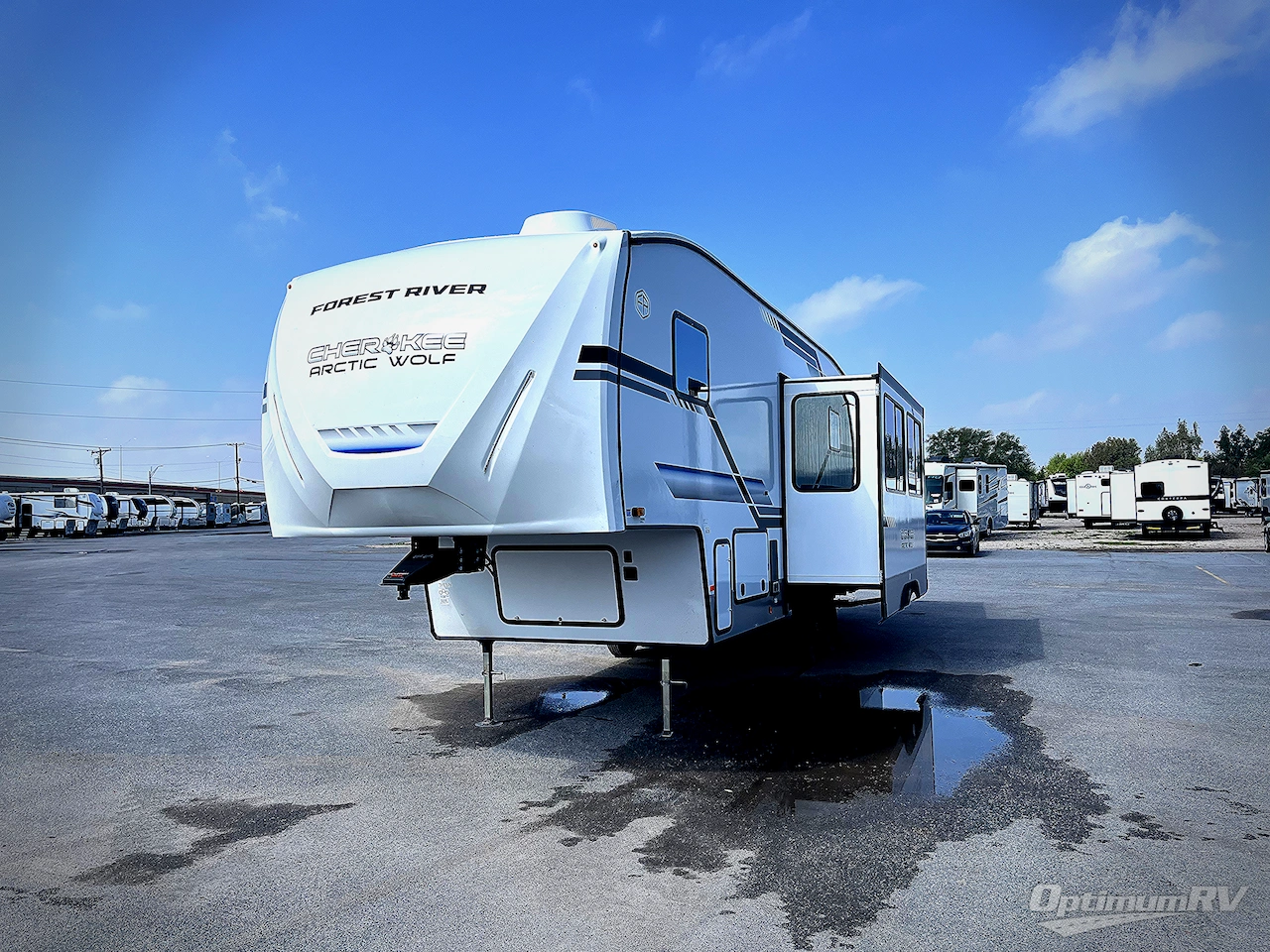 2025 Forest River Cherokee Arctic Wolf 287BH Photo 2