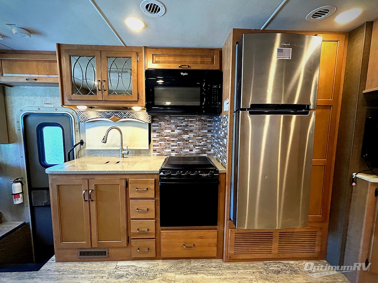 2016 Thor Hurricane 34F Photo 9