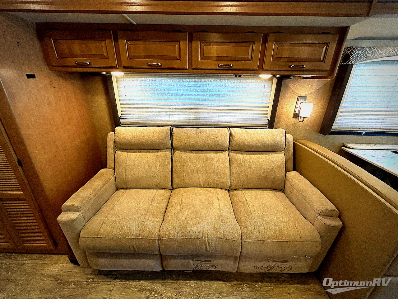 2016 Thor Hurricane 34F Photo 12