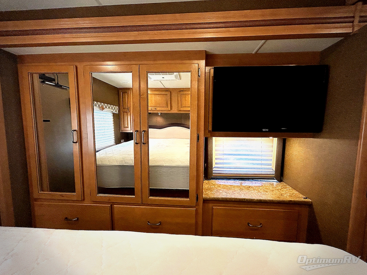 2016 Thor Hurricane 34F Photo 19