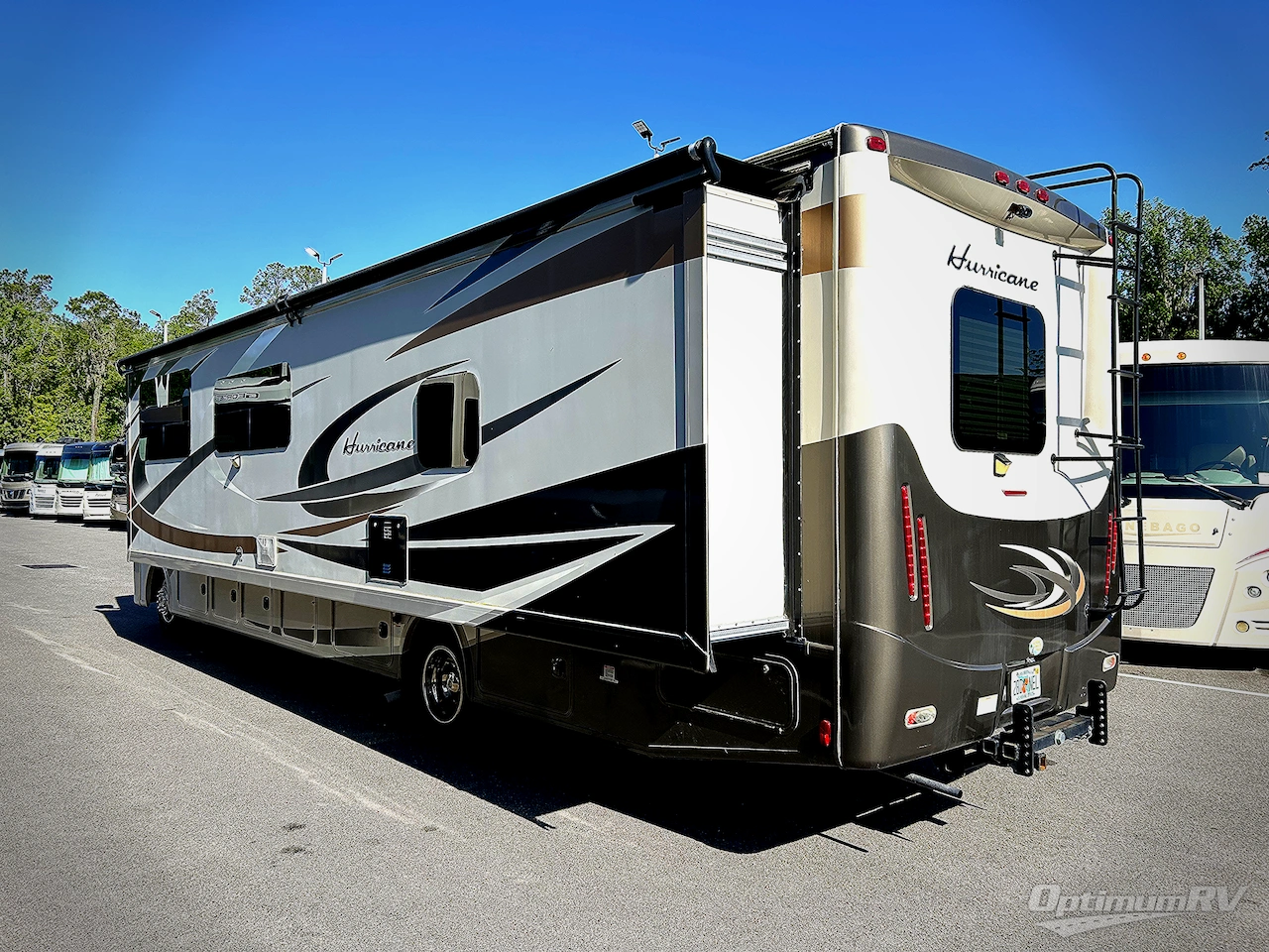 2016 Thor Hurricane 34F Photo 3
