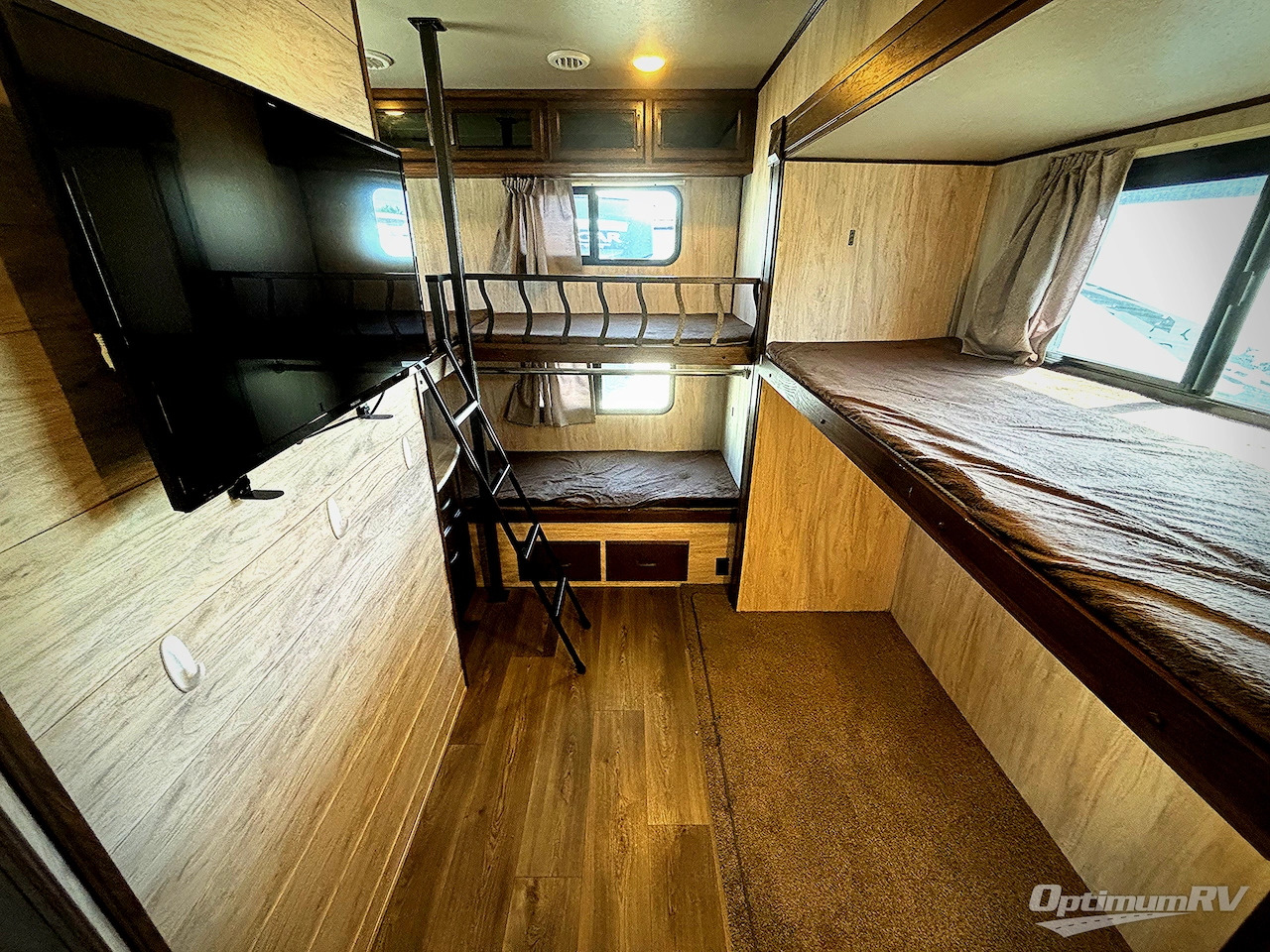 2018 Palomino Columbus F374BH Photo 14