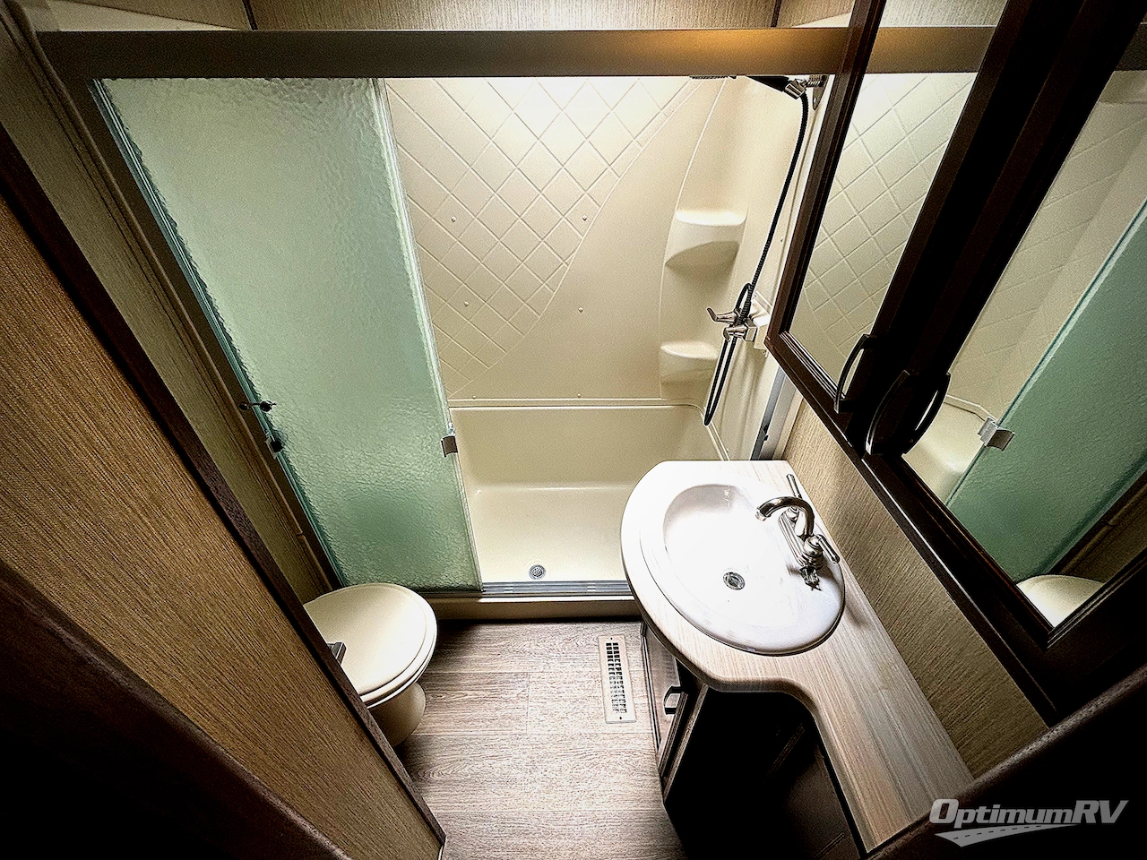 2018 Palomino Columbus F374BH Photo 16