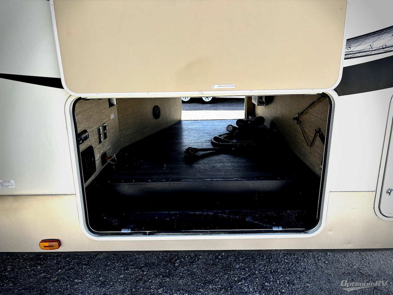 2018 Palomino Columbus F374BH Photo 18