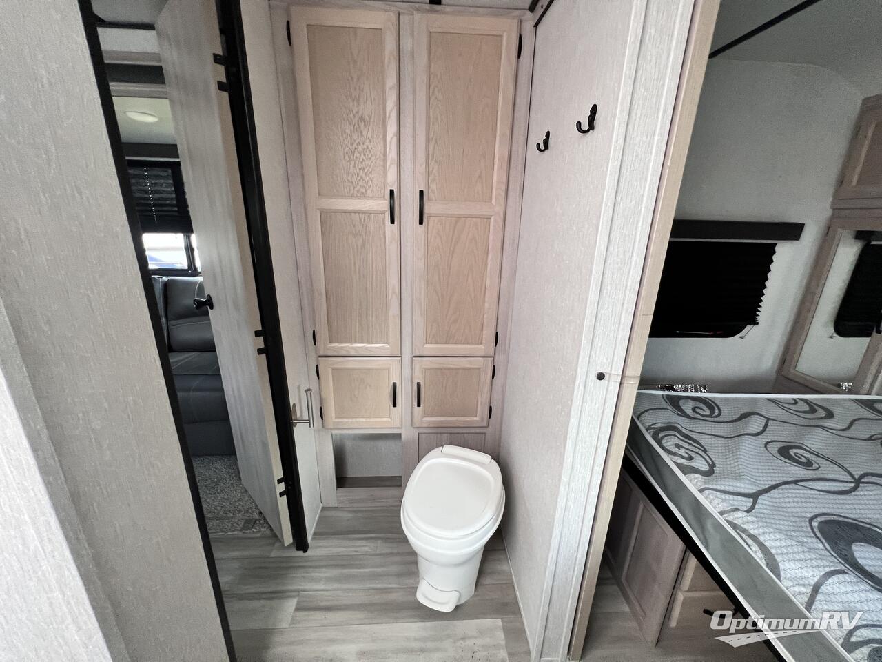 2021 Coachmen Spirit Ultra Lite 2255RK Photo 17