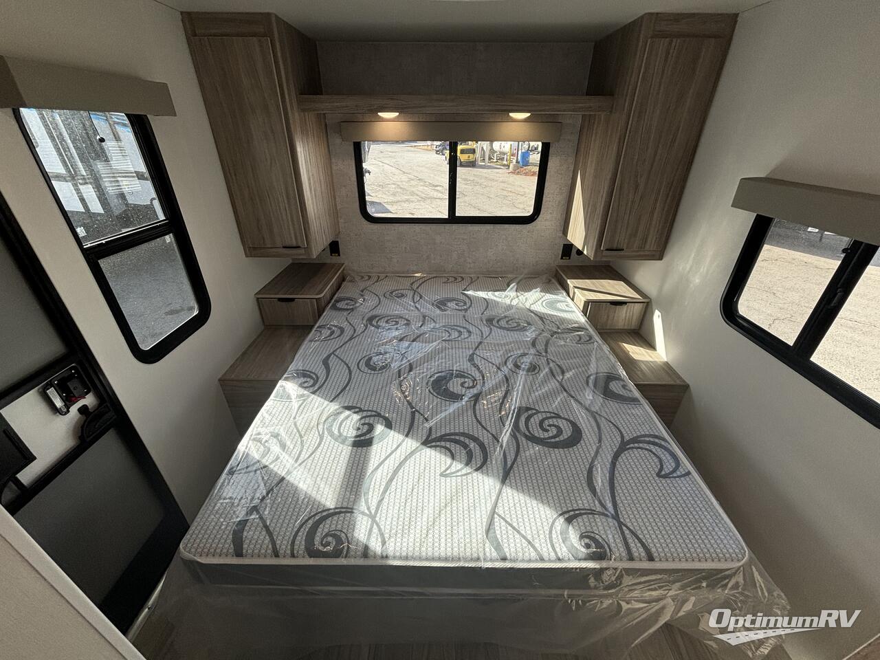 2025 Winnebago Access 28FK Photo 9